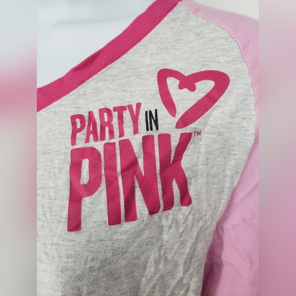 Zumba Shirt Women's Large Pink & White  Party In Pink Graphics Short Sleeves - Picture 8 of 9